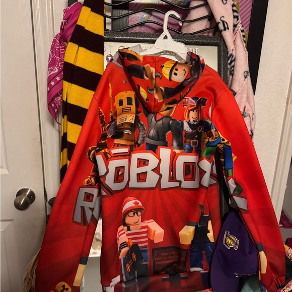 Kids Roblox Hoodie - Red perfect condition read details about size… - Picture 5 of 7